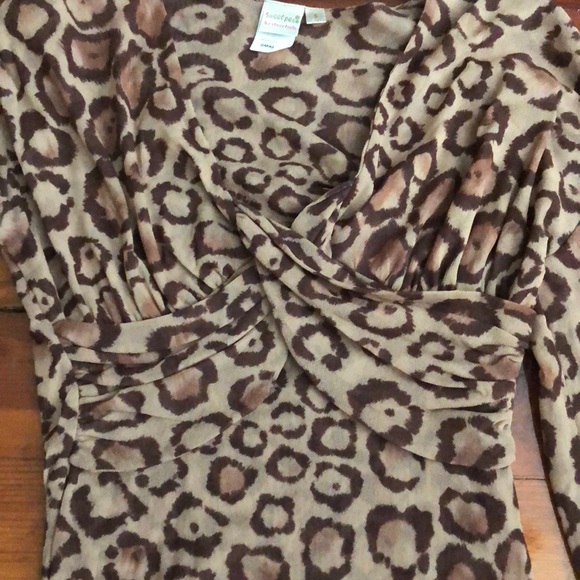 3/$10 Leopard print long sleeve top - Picture 2 of 2